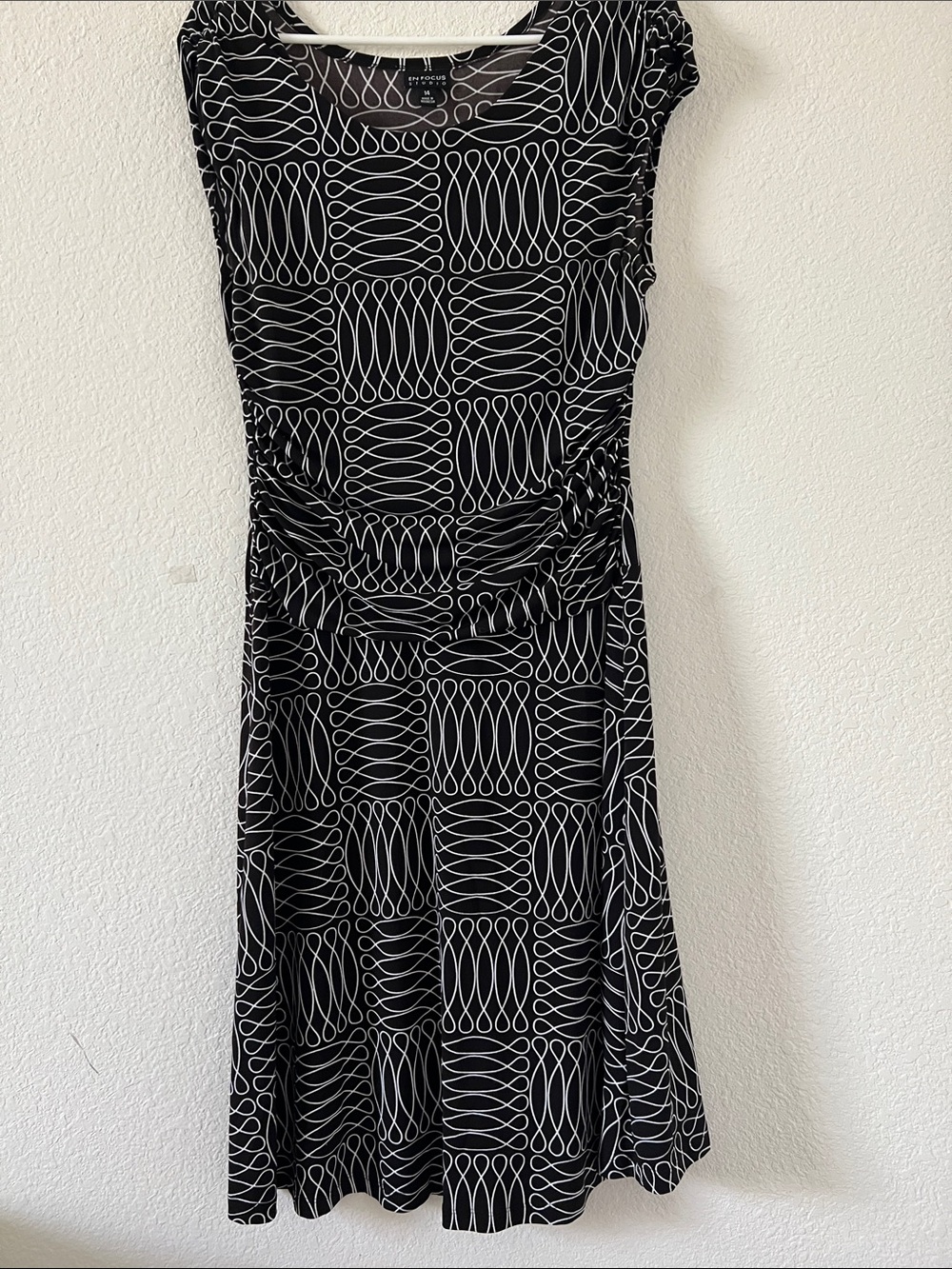 Enfocus Studio Black & White Geometric Cap-Sleeve Dress